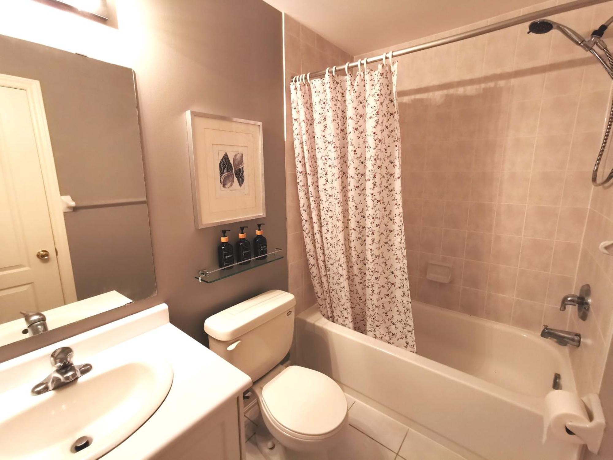 4 Bedroom 3 Washroom Charming Home In Markham With Warm Cozy Vibe 外观 照片