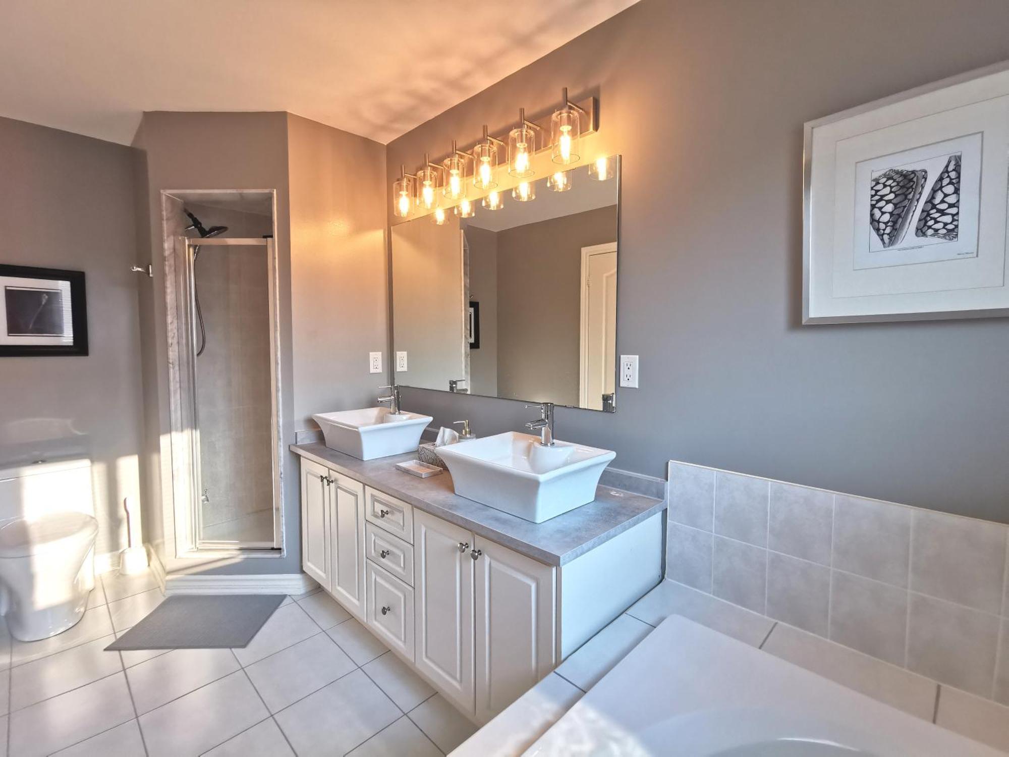 4 Bedroom 3 Washroom Charming Home In Markham With Warm Cozy Vibe 外观 照片