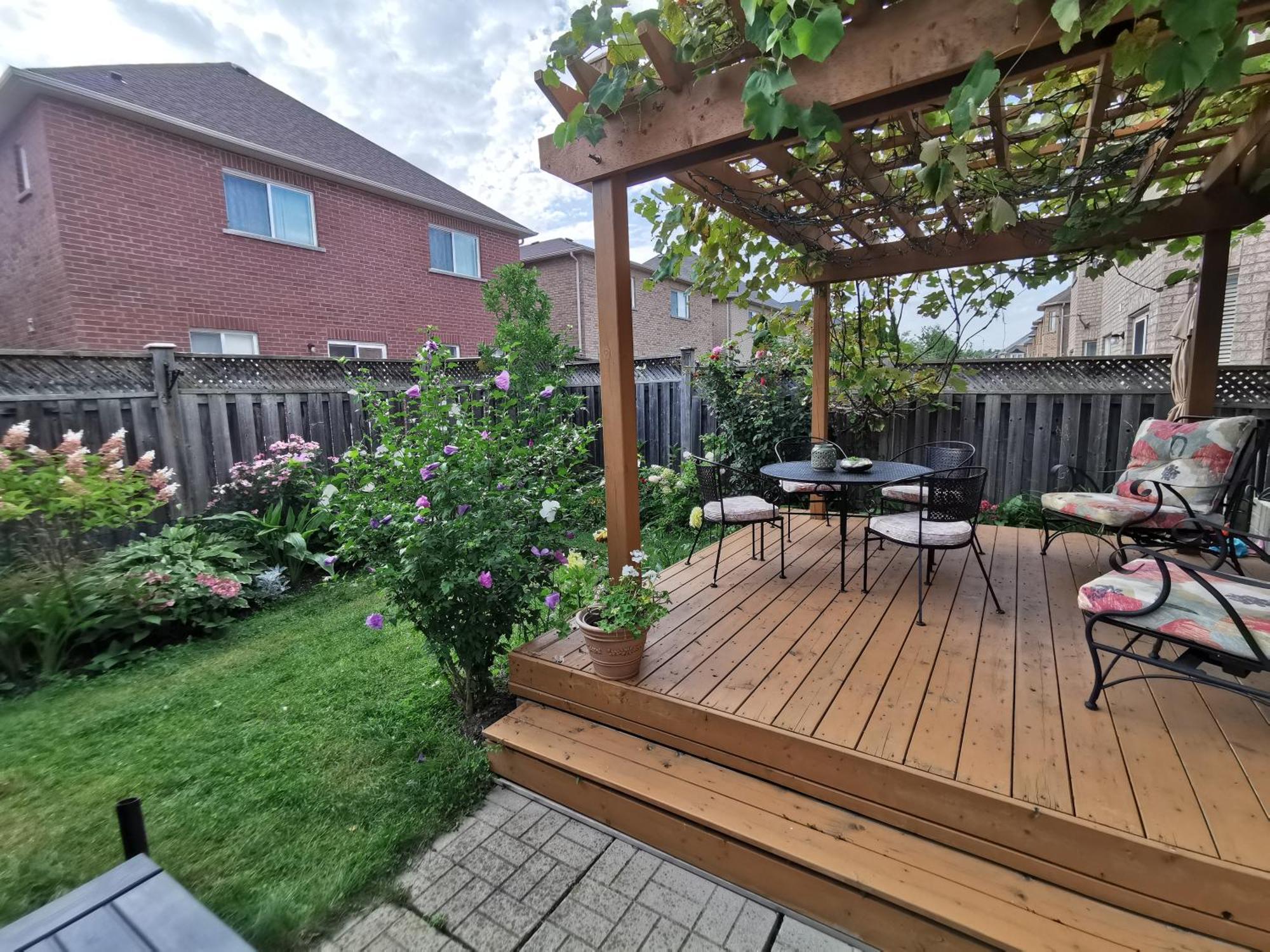 4 Bedroom 3 Washroom Charming Home In Markham With Warm Cozy Vibe 外观 照片